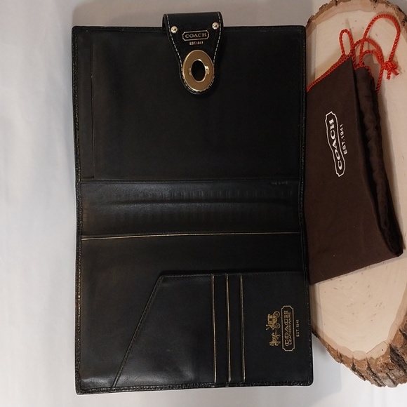 Black Pebbled Leather Turn-lock Notebook/Passport/Wallet-Coach Label, no Pen - Picture 4 of 10